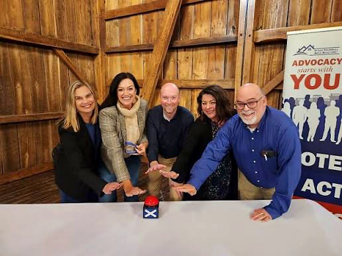 Alderive Properties team collaborating together